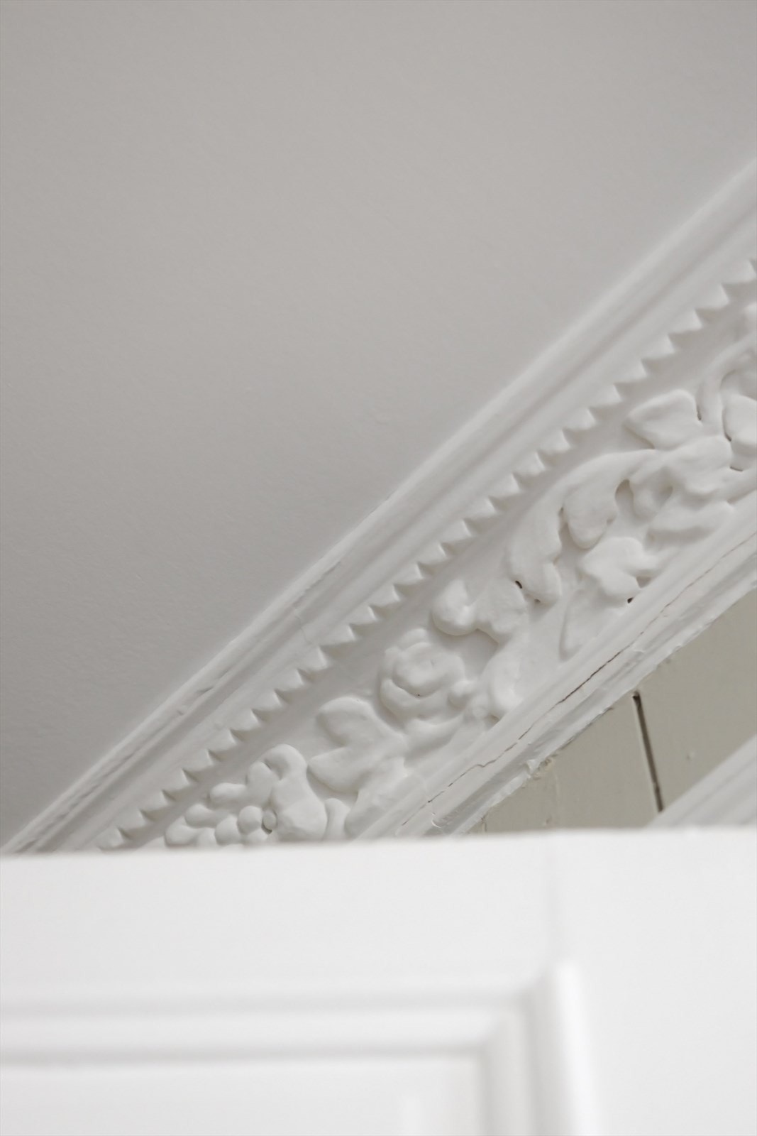 Leiligheten ligger i en ærverdig bygård fra 1893. Galleribilde