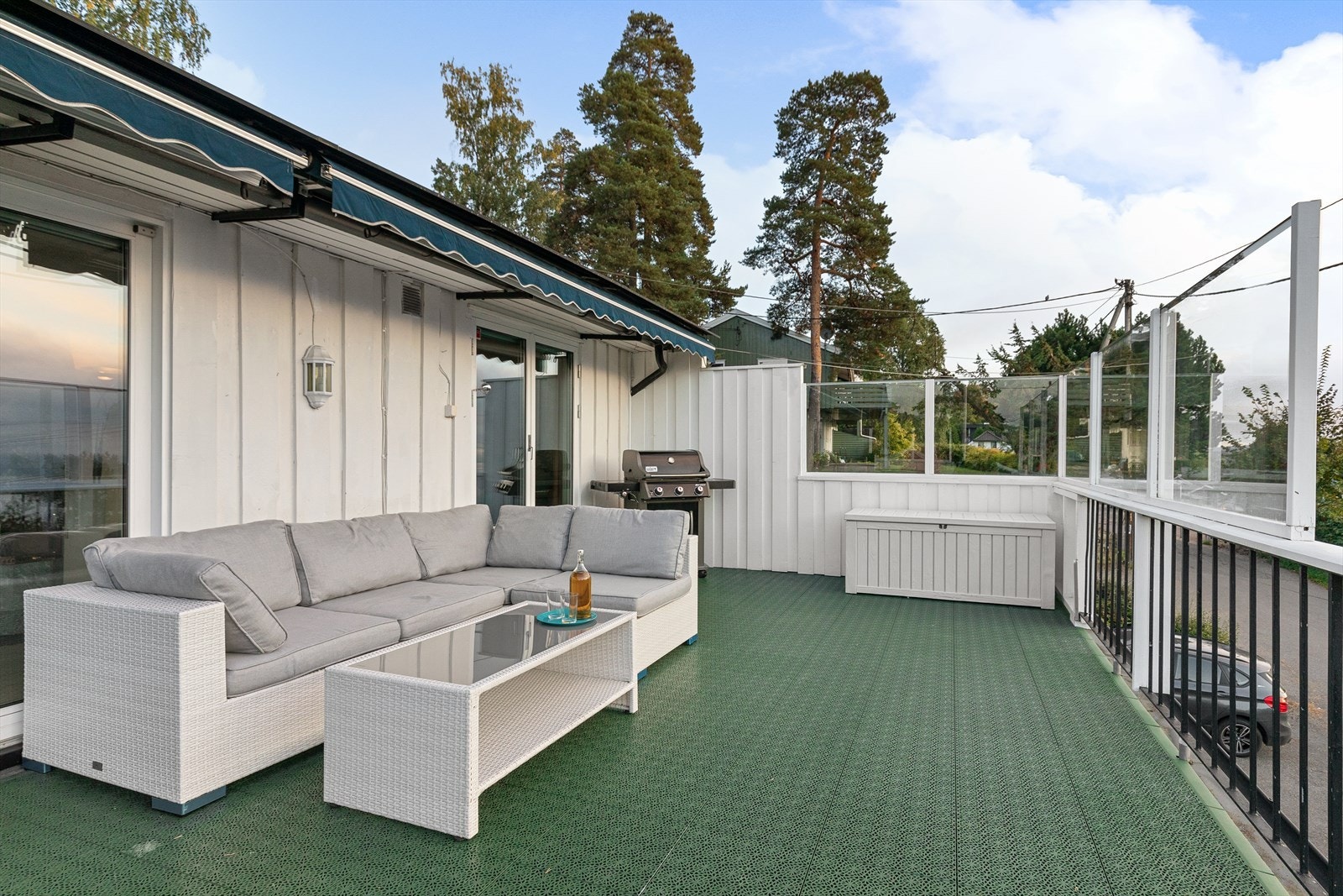 Takterrasse med de perfekte solforhold Galleribilde
