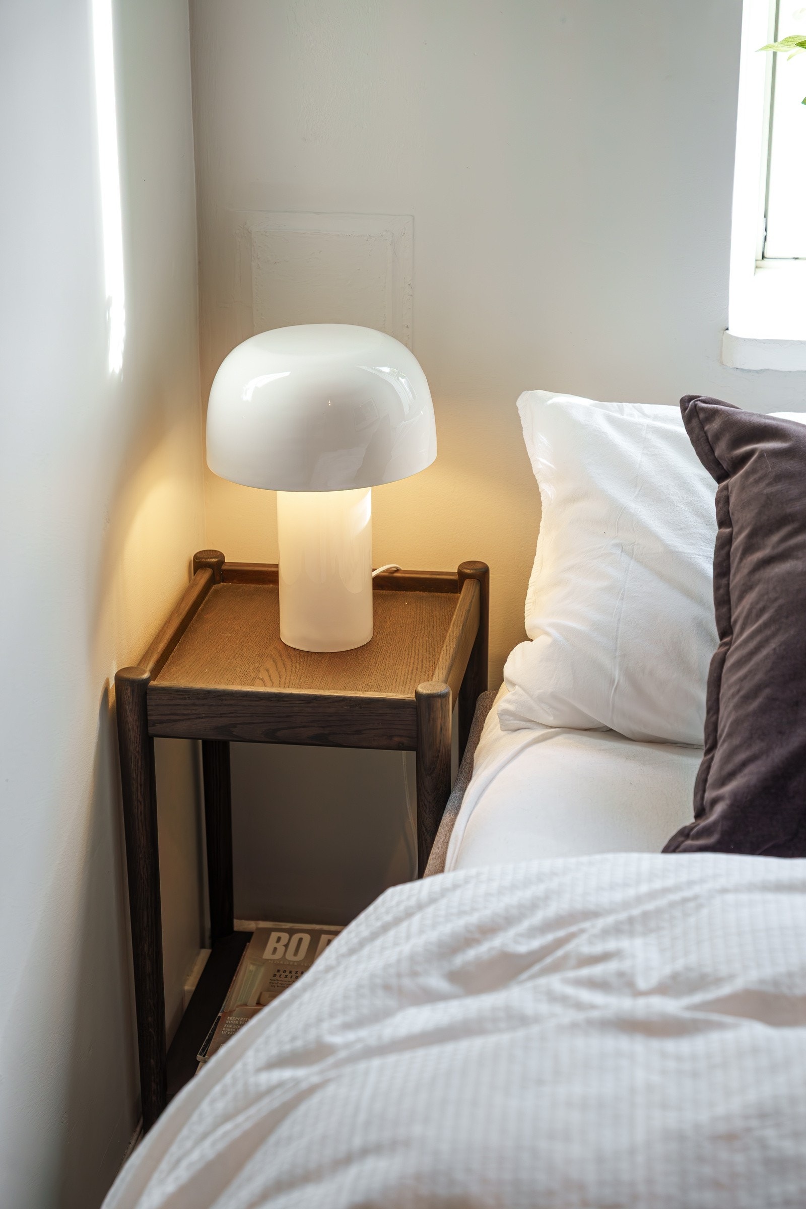 Plass til et lite nattbord, eventuelt 1,60 meter seng Galleribilde