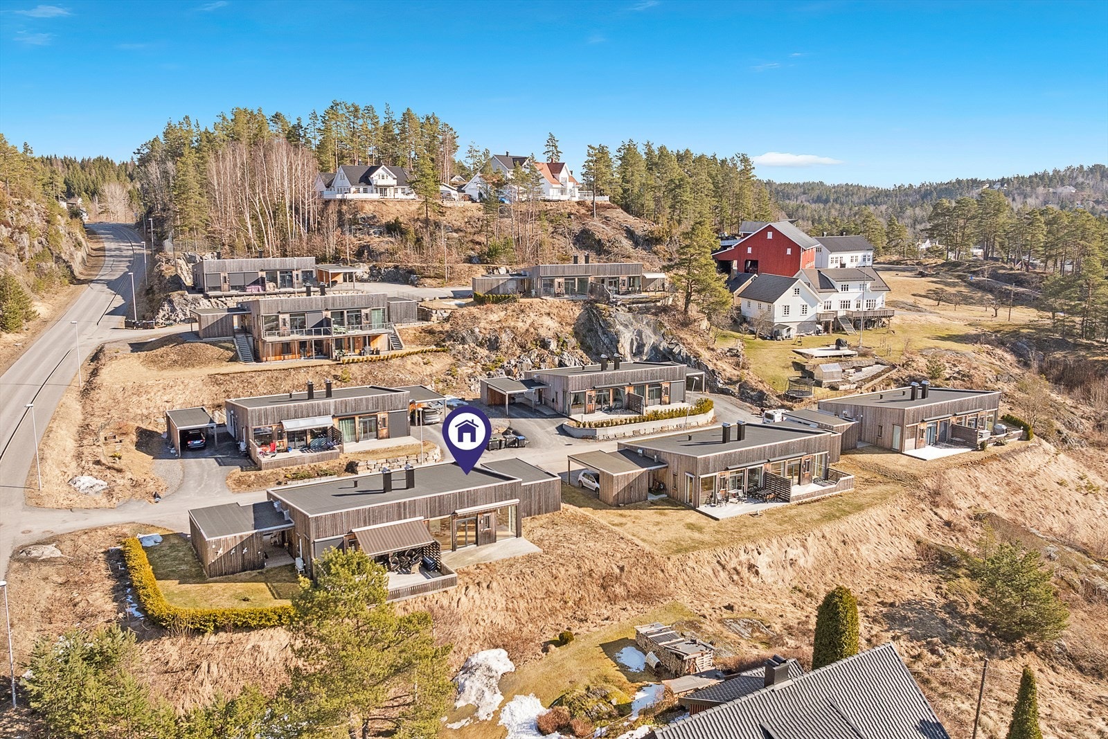 Ønsker du visning? Ta kontakt med eiendomsmegler Simen Dippner Bakke, på tlf.909 22 227, for nærmere avtale. Galleribilde