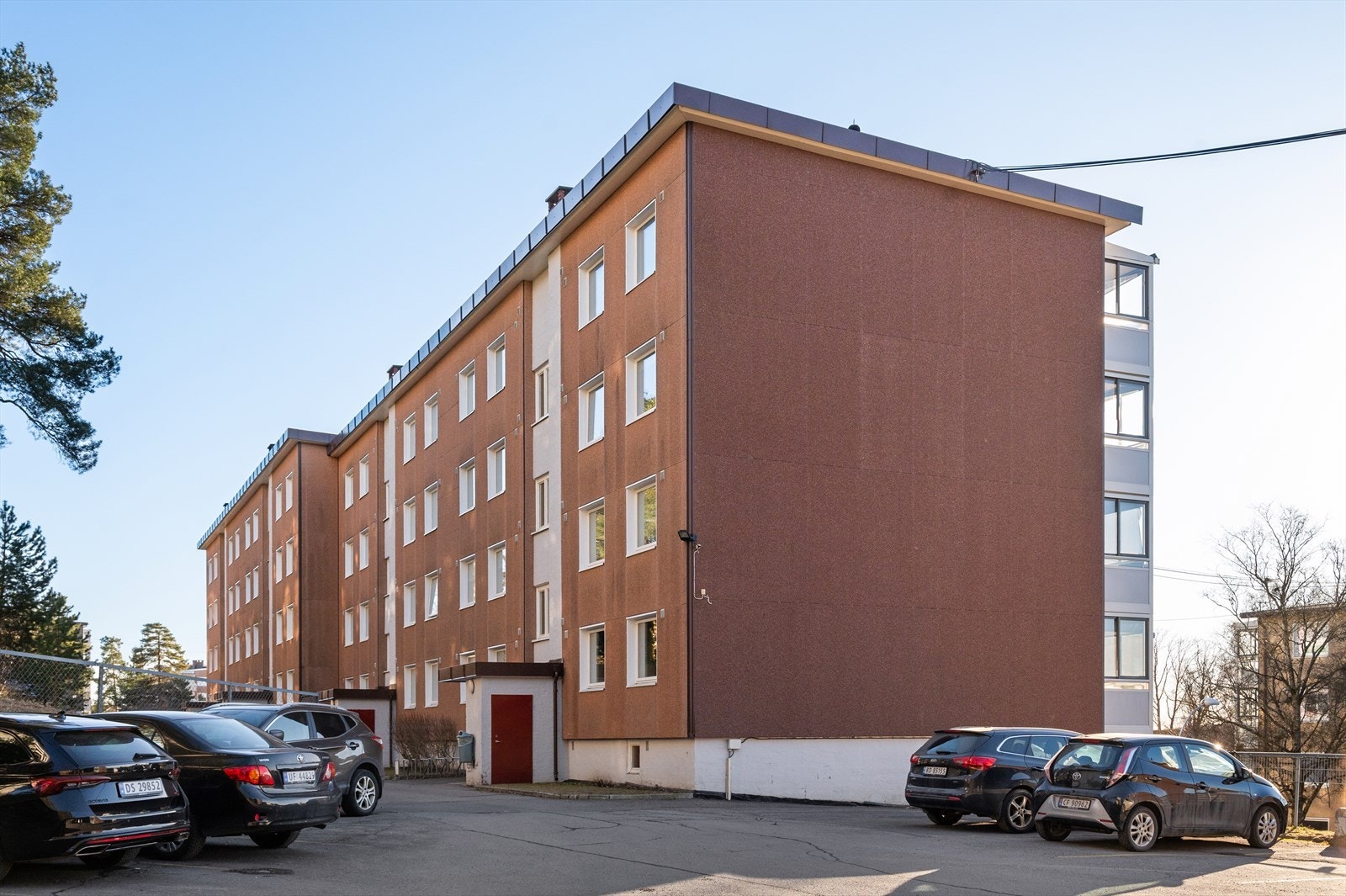 Borettslagets parkeringsanlegg består av 148 parkeringsplasser for utleie til borettshaverne. Styret leier ut p-plasser etter venteliste og ansiennitet. Galleribilde