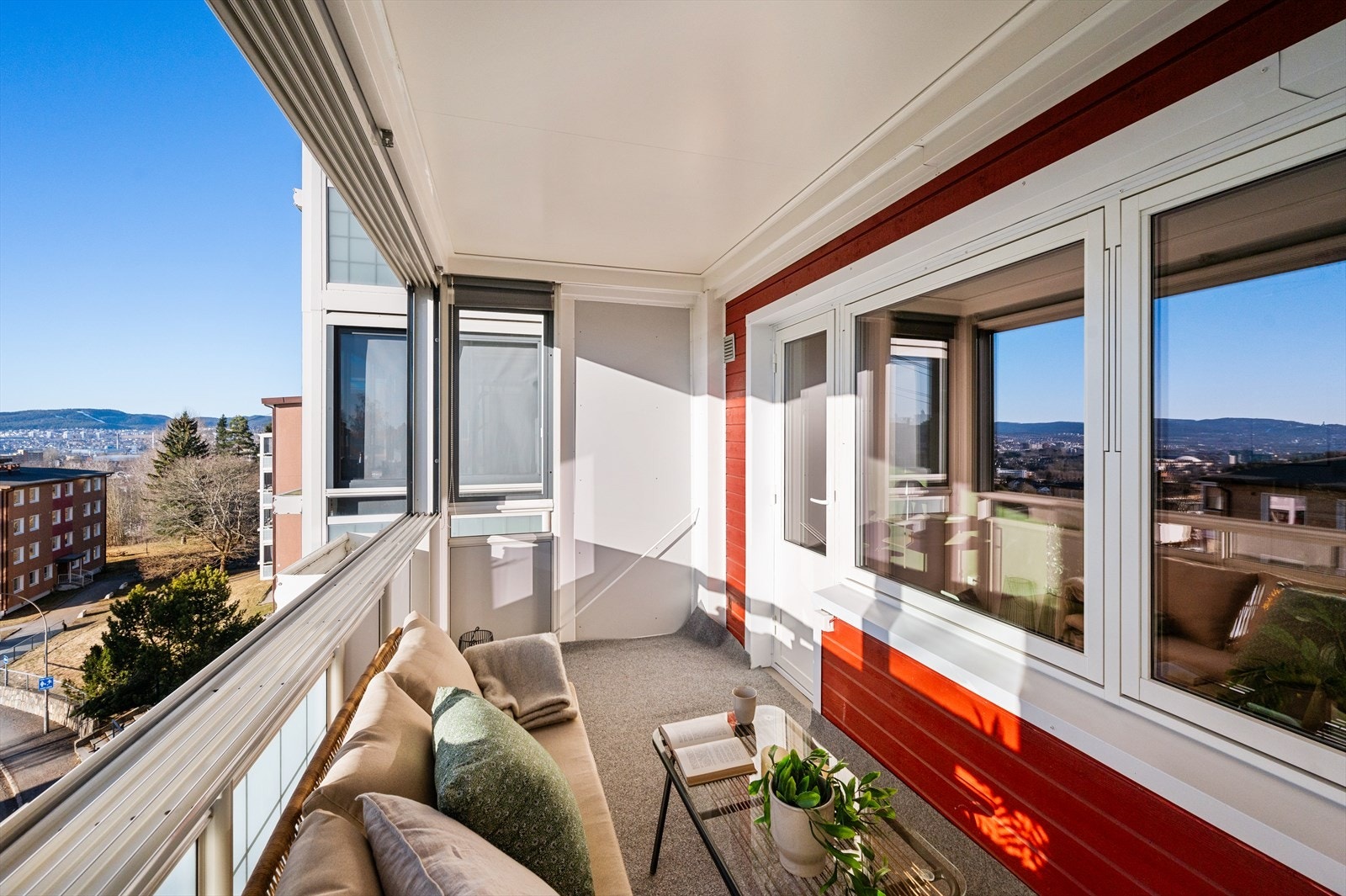 De innglassede vinduene kan skyves opp for å få maksimalt ut av varme sommerdager! Galleribilde