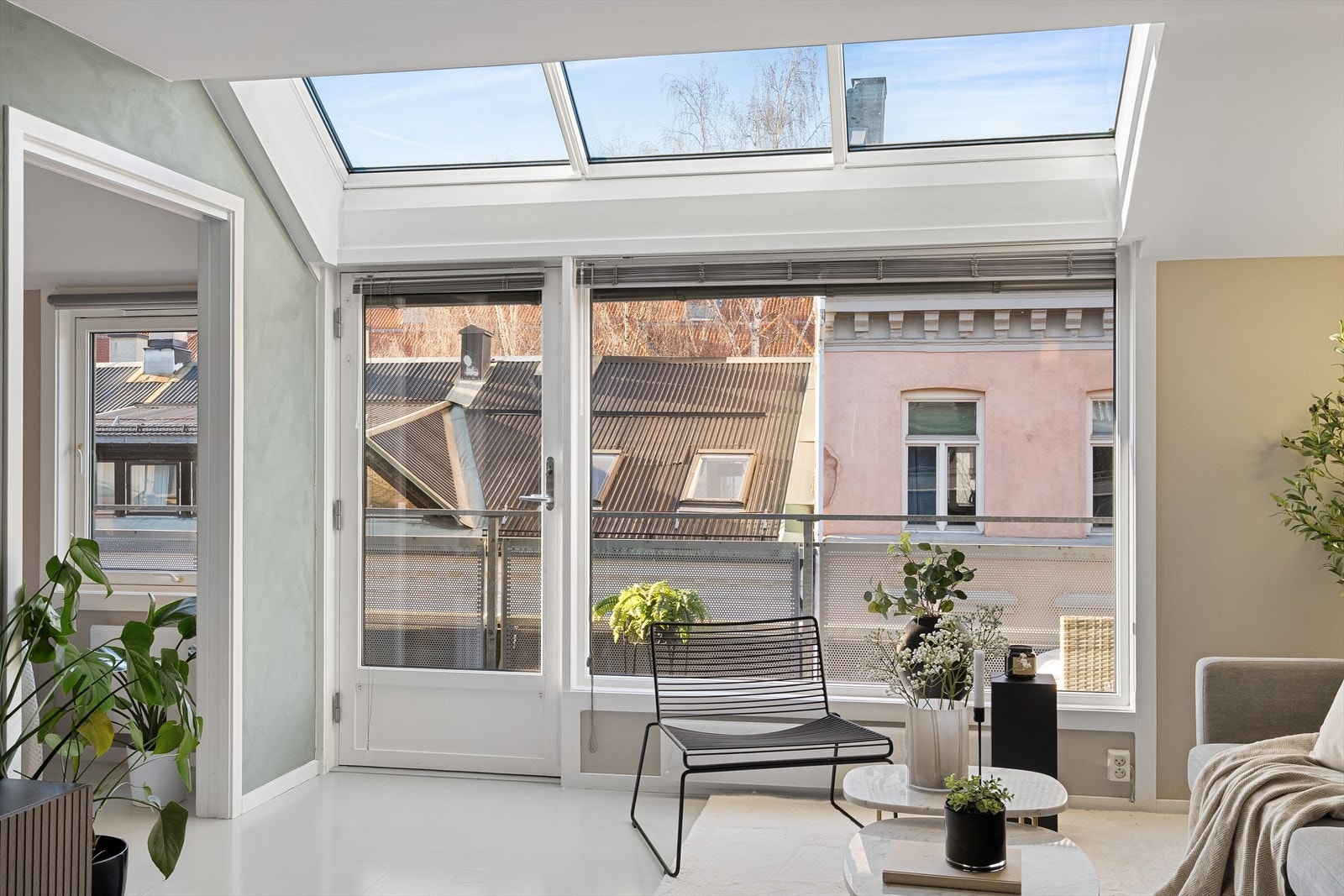 Fra stuen er det utgang til balkongen Galleribilde