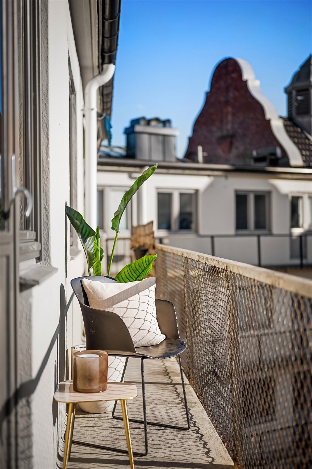 Sydvestvendt brannbalkong. Galleribilde