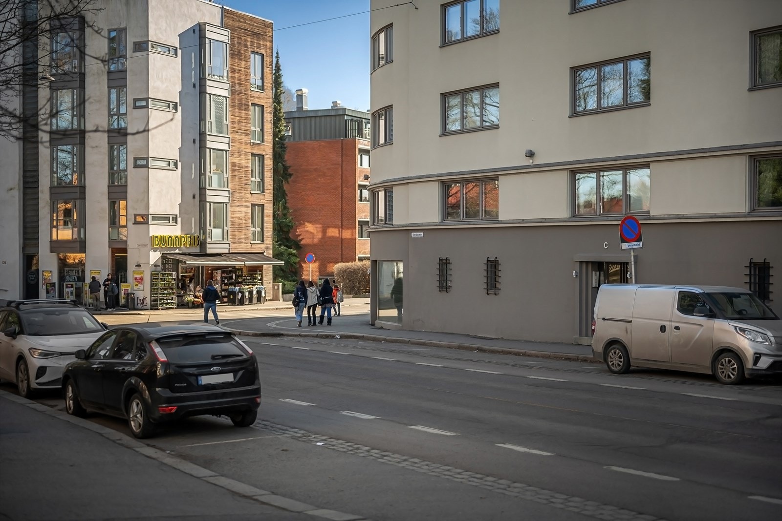 I tillegg er Bunnpris rett ved (søndagsåpent). Galleribilde