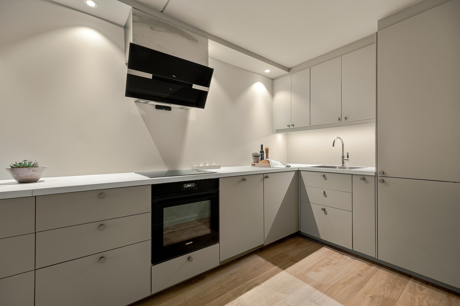 - Forresten så kan ventilasjon i leiligheten også styres via telefon. Greit å vite når du glemmer kjøkkenvifta og har slengt deg på sofaen - Galleribilde