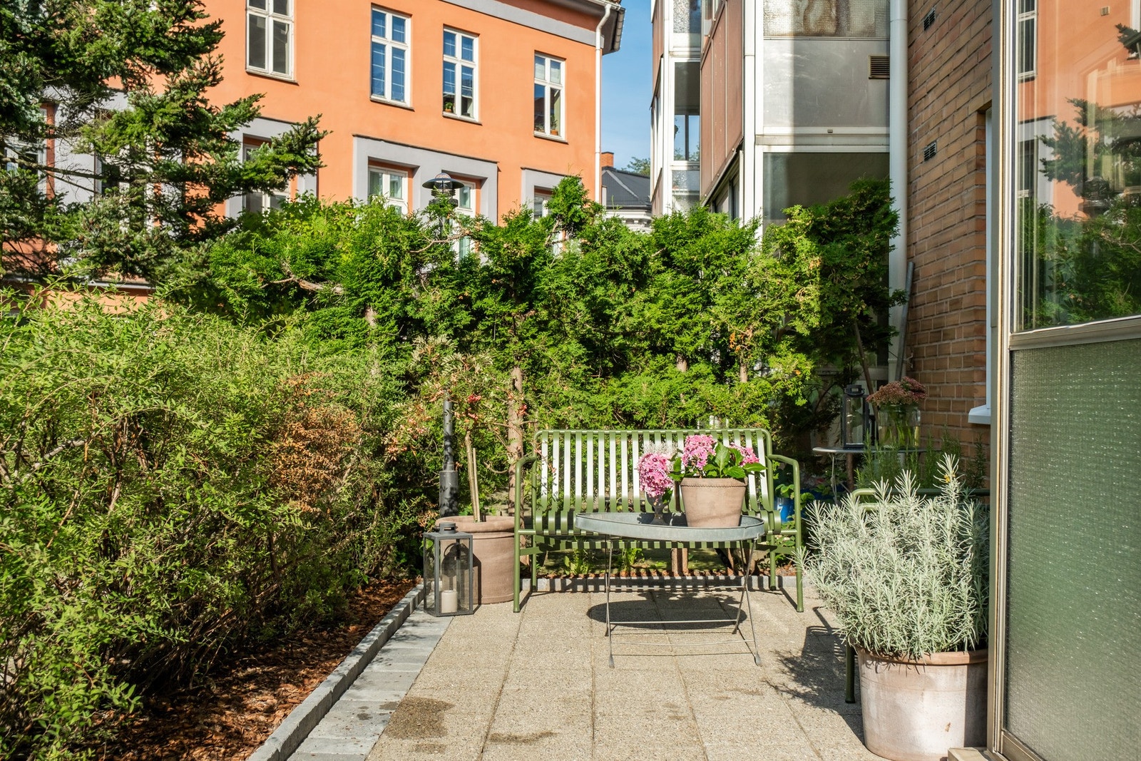 - Her er det bare å inviter venner og familie til grilling og noe godt i glasset! - Galleribilde