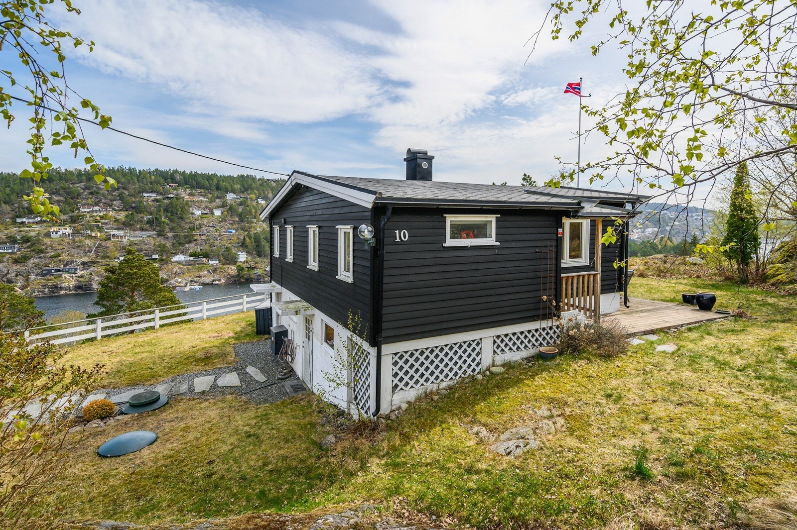 Fasaden sett fra nordvest Galleribilde