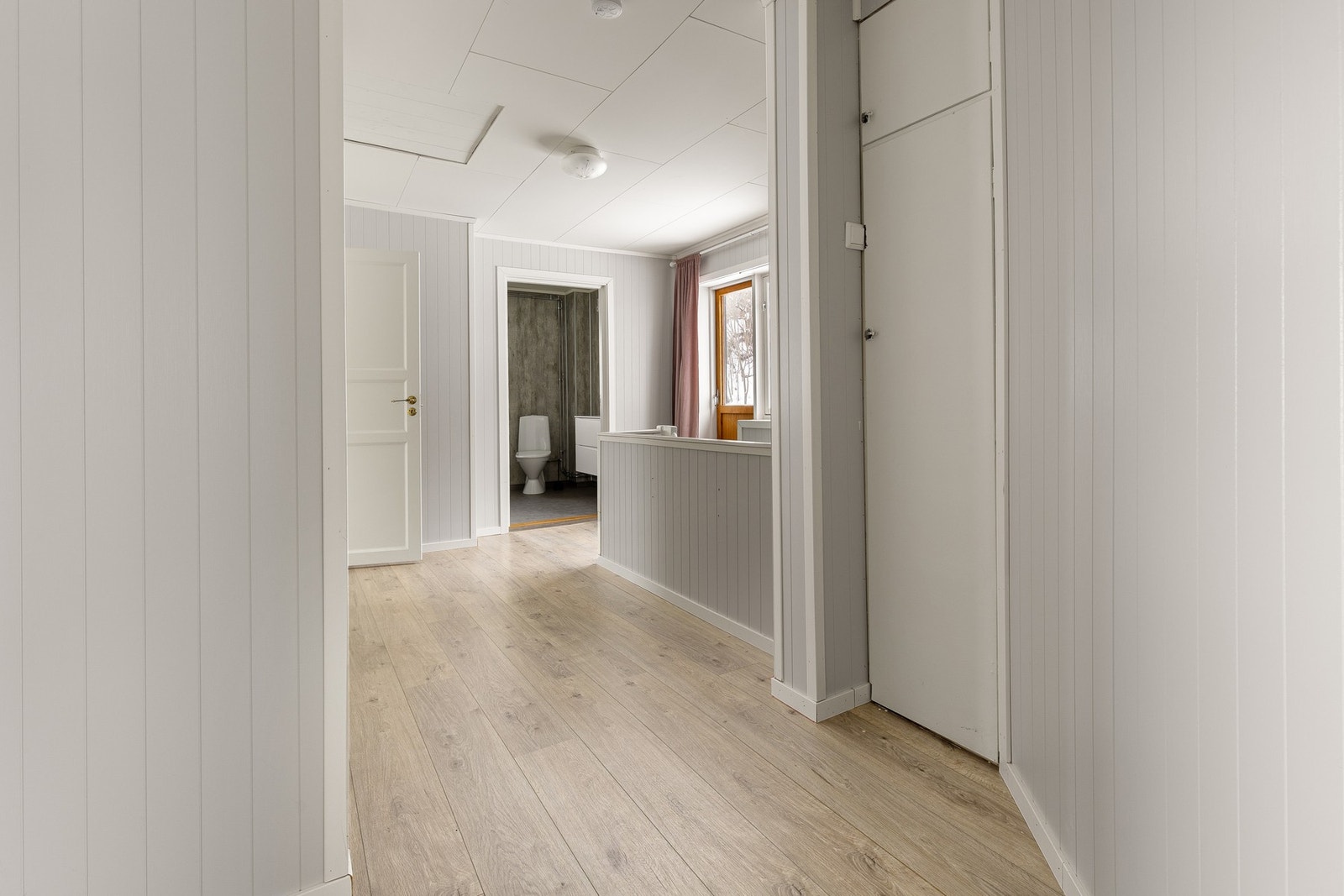 Gang/trapperom 2. etasje Galleribilde