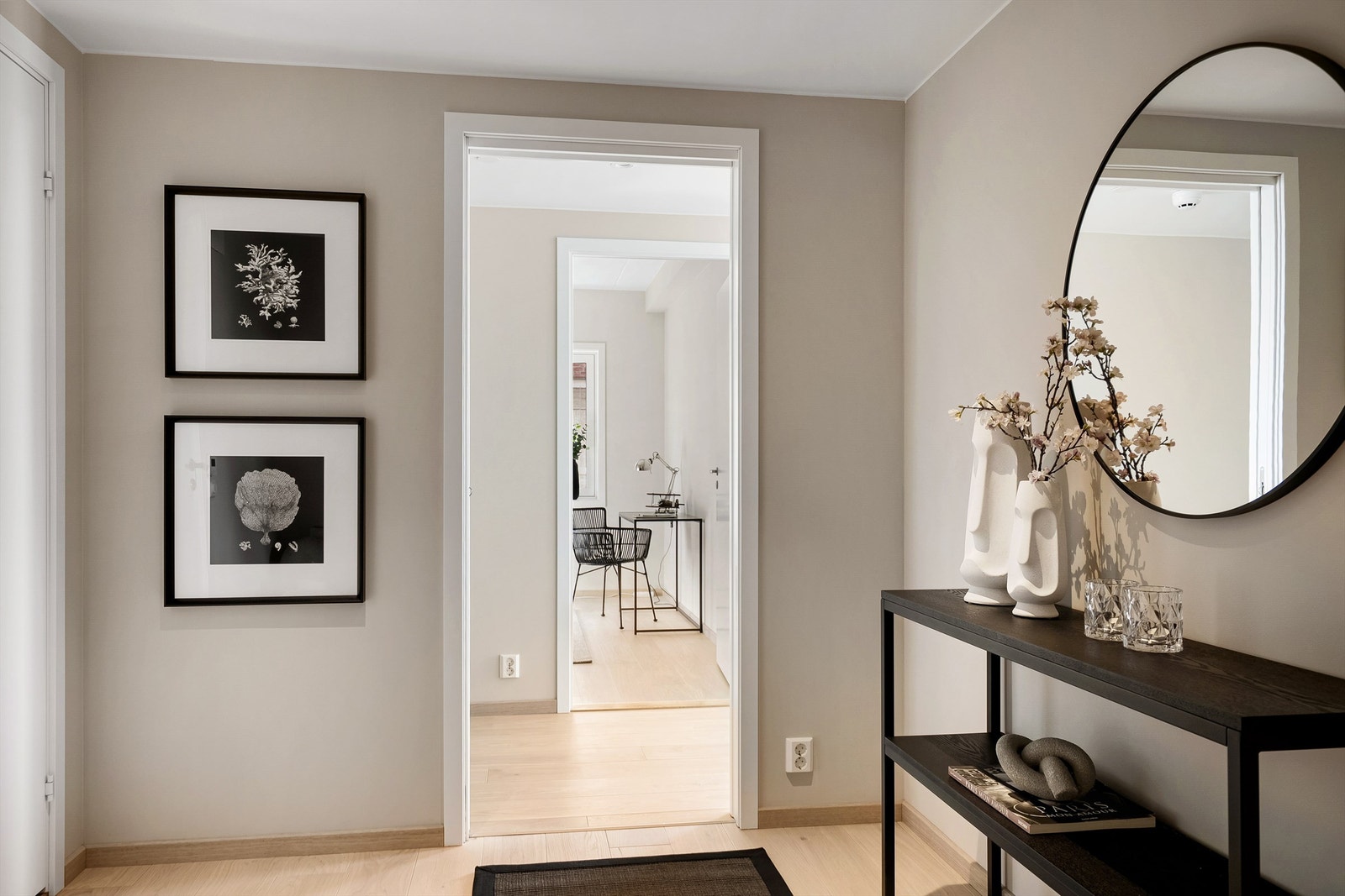 Entre/hall på 7,8 kvm Galleribilde