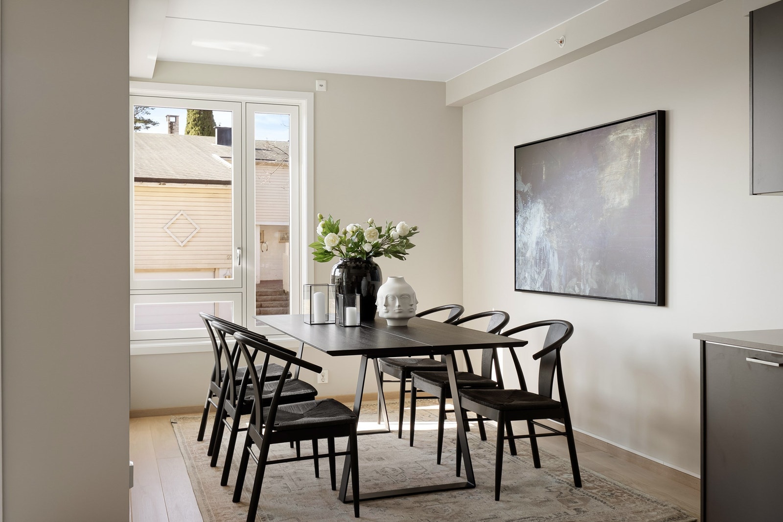 God plass til stort spisebord Galleribilde