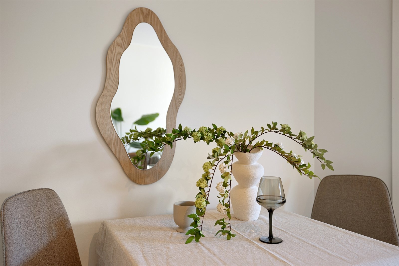 Boligen har i vedlagt tilstandsrapport fått tilstandsgrad 0 på alle bygningsdeler som er tilstandvurdert, med unntak av kullfilterventilator (som får automatisk tg2 ihht. NS3600). Galleribilde