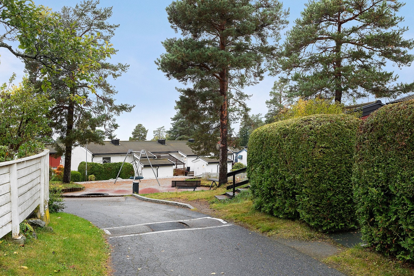 Koselig gangvei i front av huset Galleribilde