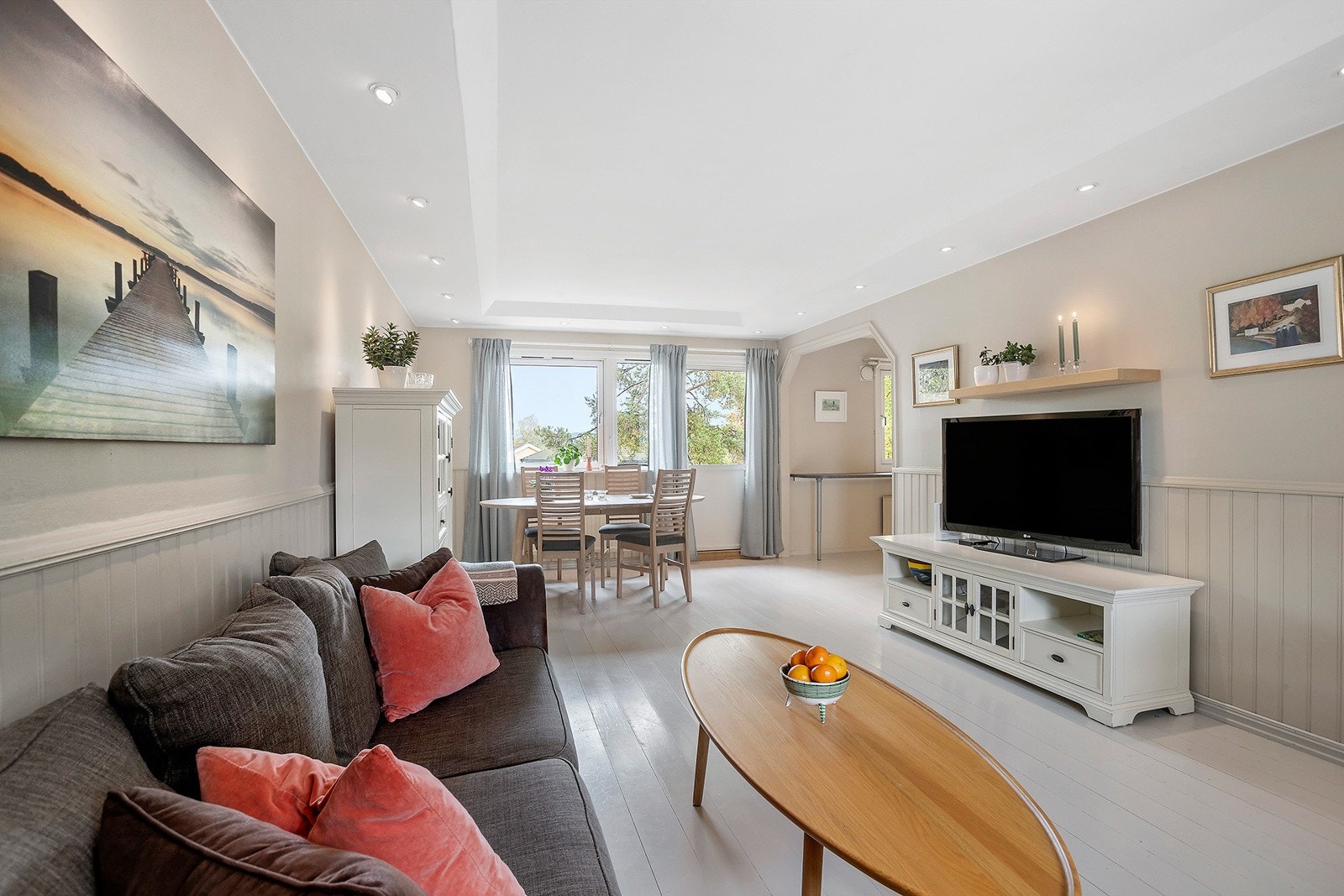 Et stort lyst rom Galleribilde