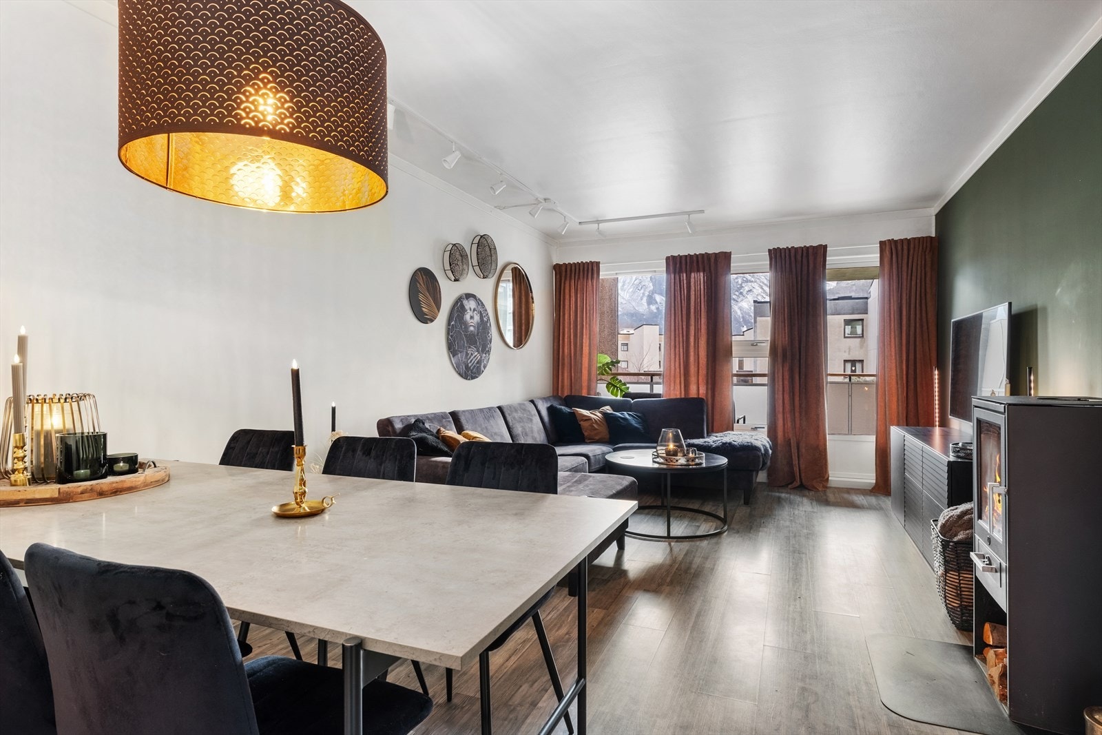Velkommen til Årdalsvegen 12B - presentert av Connie Kvammen v/Garanti Indre Sogn. Galleribilde