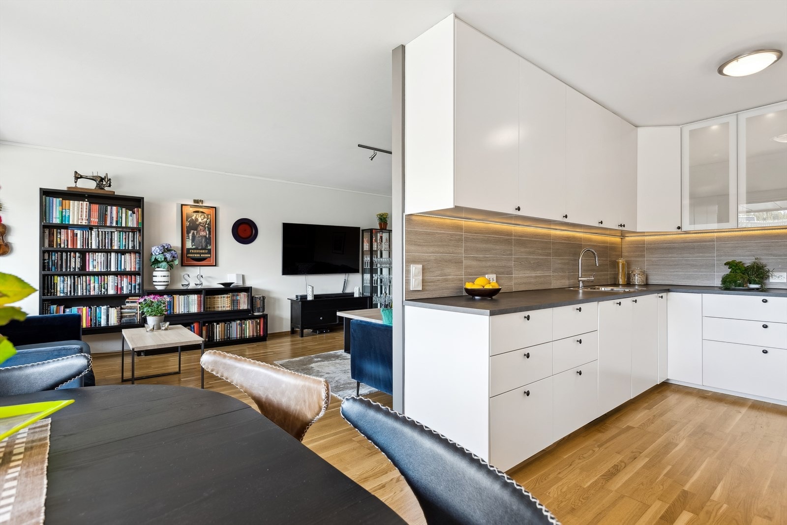 Her bor du i et rolig og etablert nabolag med gode fritidsmuligheter og et trygt bomiljø. Galleribilde