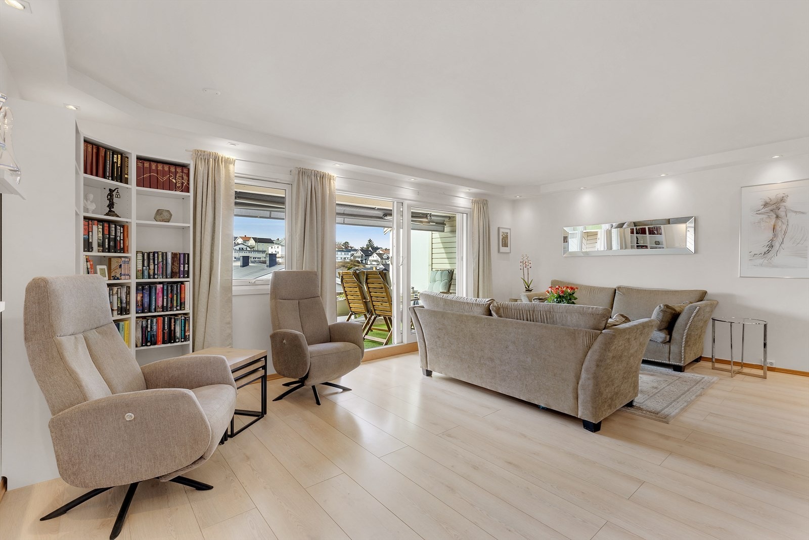 Vinduer og verandadører ble skiftet i 2017 i regi av sameiet Galleribilde