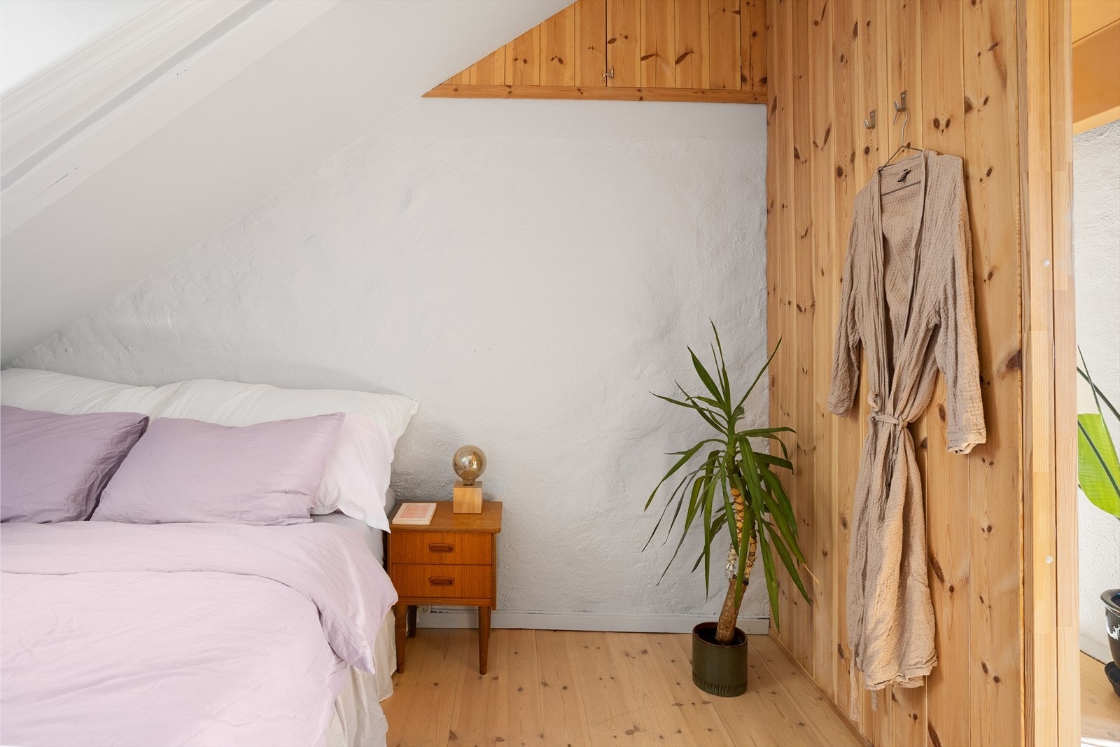 Praktisk oppbevaring på hems. Galleribilde