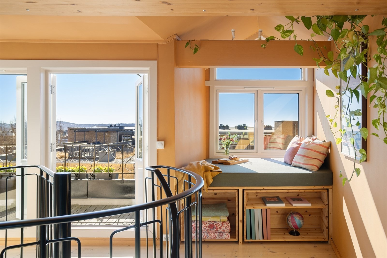 Leiligheten preges av klassiske detaljer med gjennomtenkte valg. Galleribilde