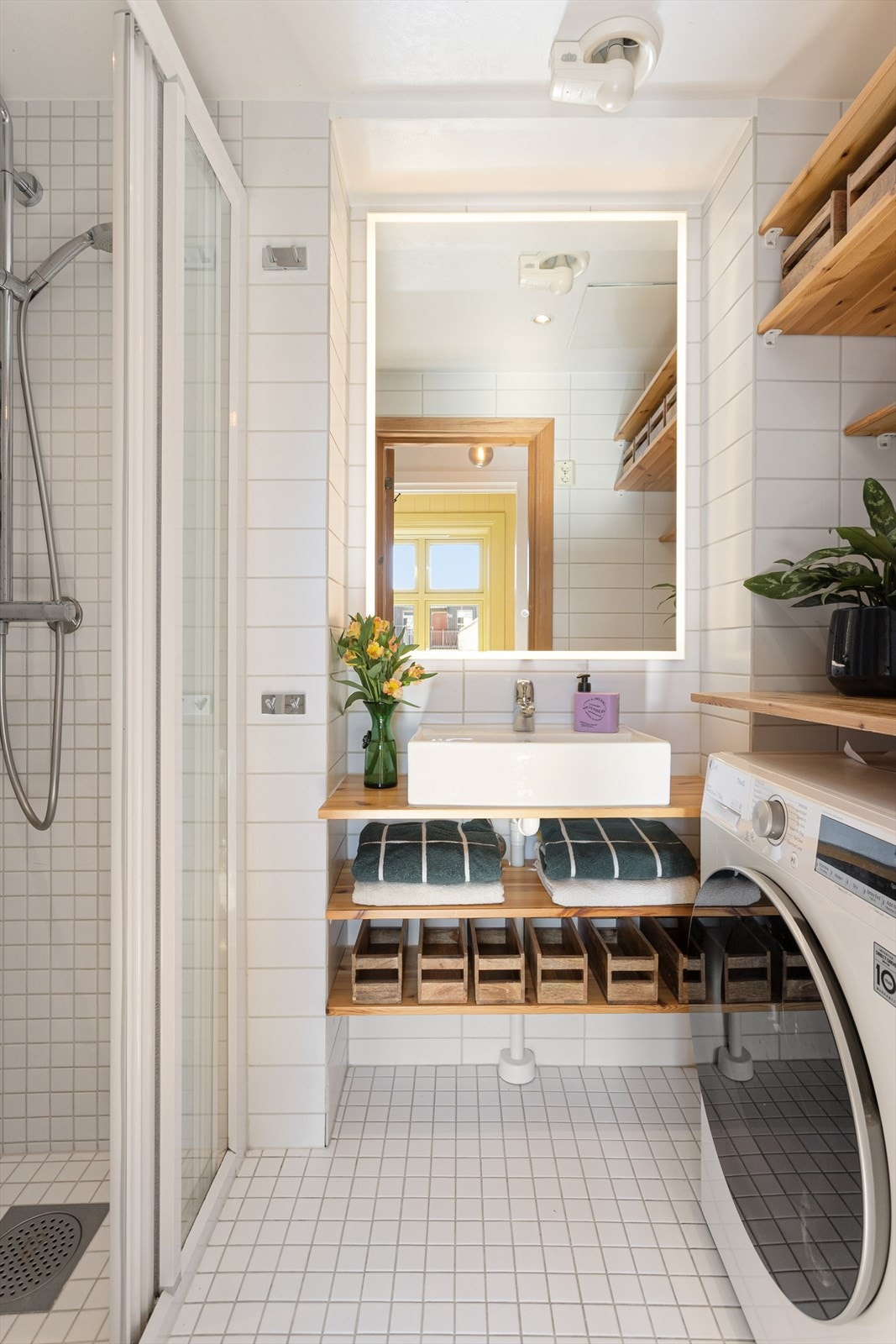 Bad fra 2012 med varmekabler i gulv. Galleribilde