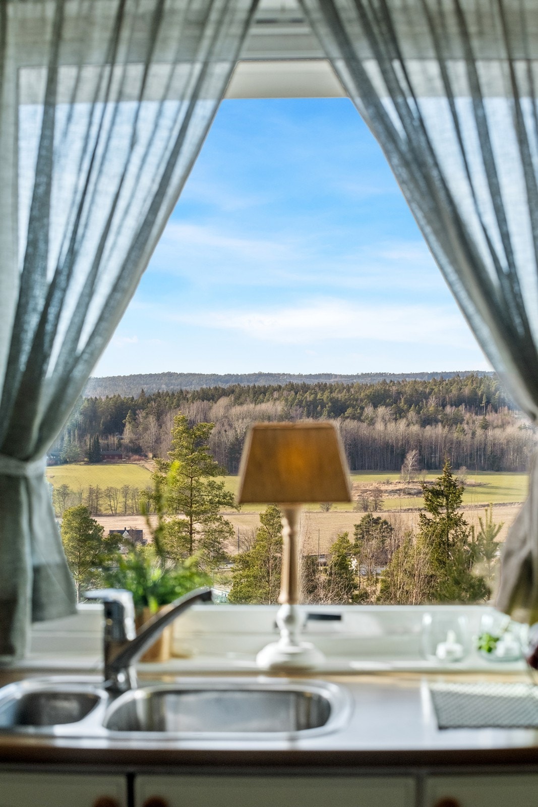 Utsikt fra kjøkken Galleribilde