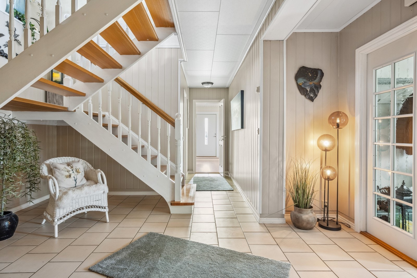 Stue/gang i underetasje Galleribilde