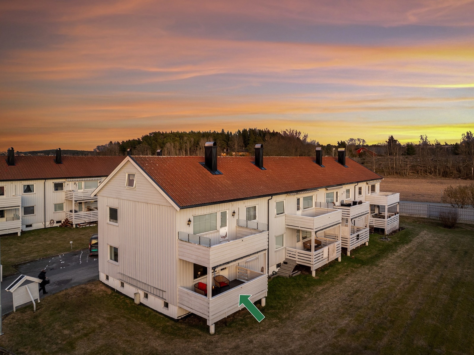 Denne tre-roms andelsleiligheten er en del av Østre Sletta Borettslag på Lundheim og lett tilgjengelig i første etasje. Galleribilde