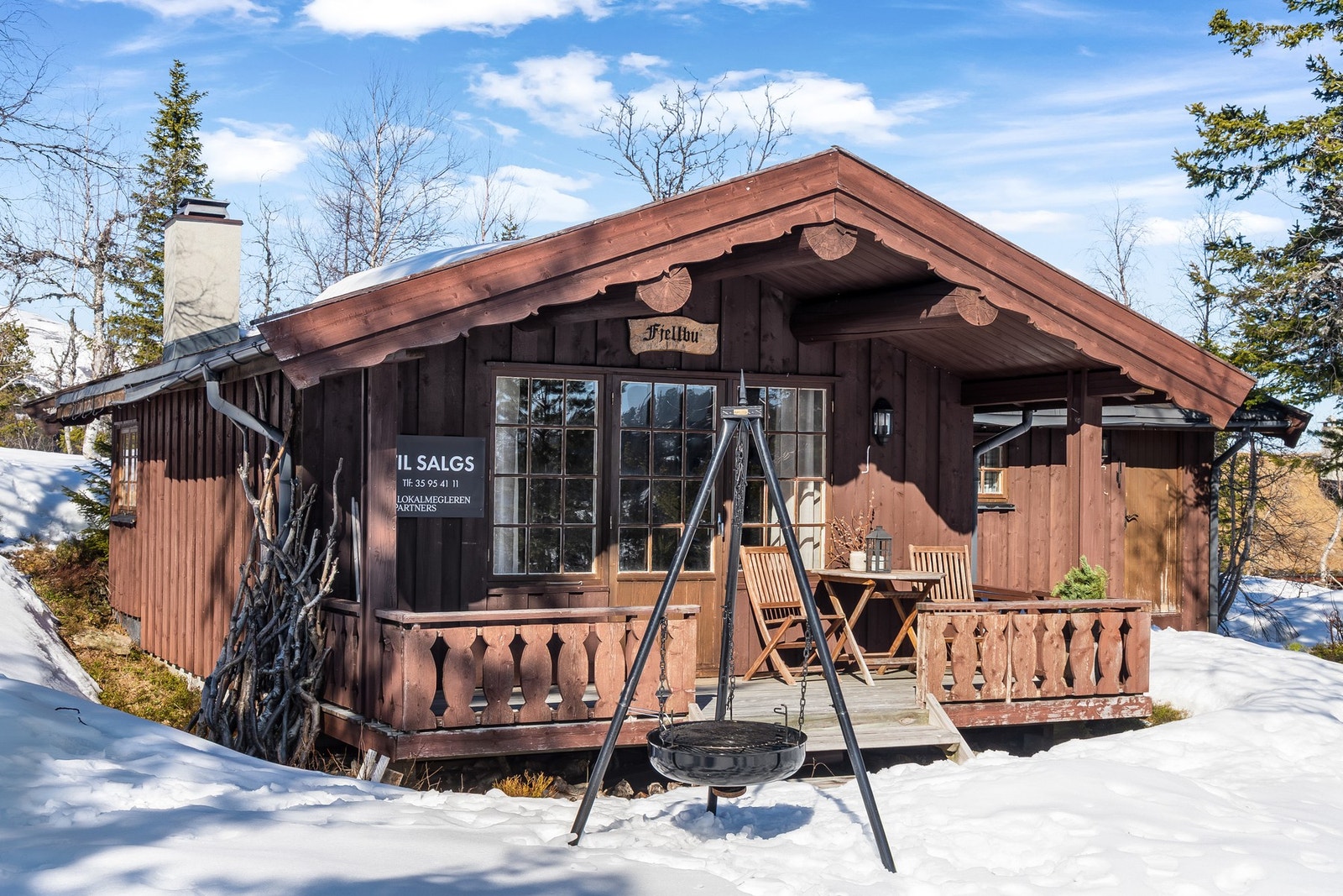 Verandaen er overbygget, praktisk når det er regn i lufta Galleribilde