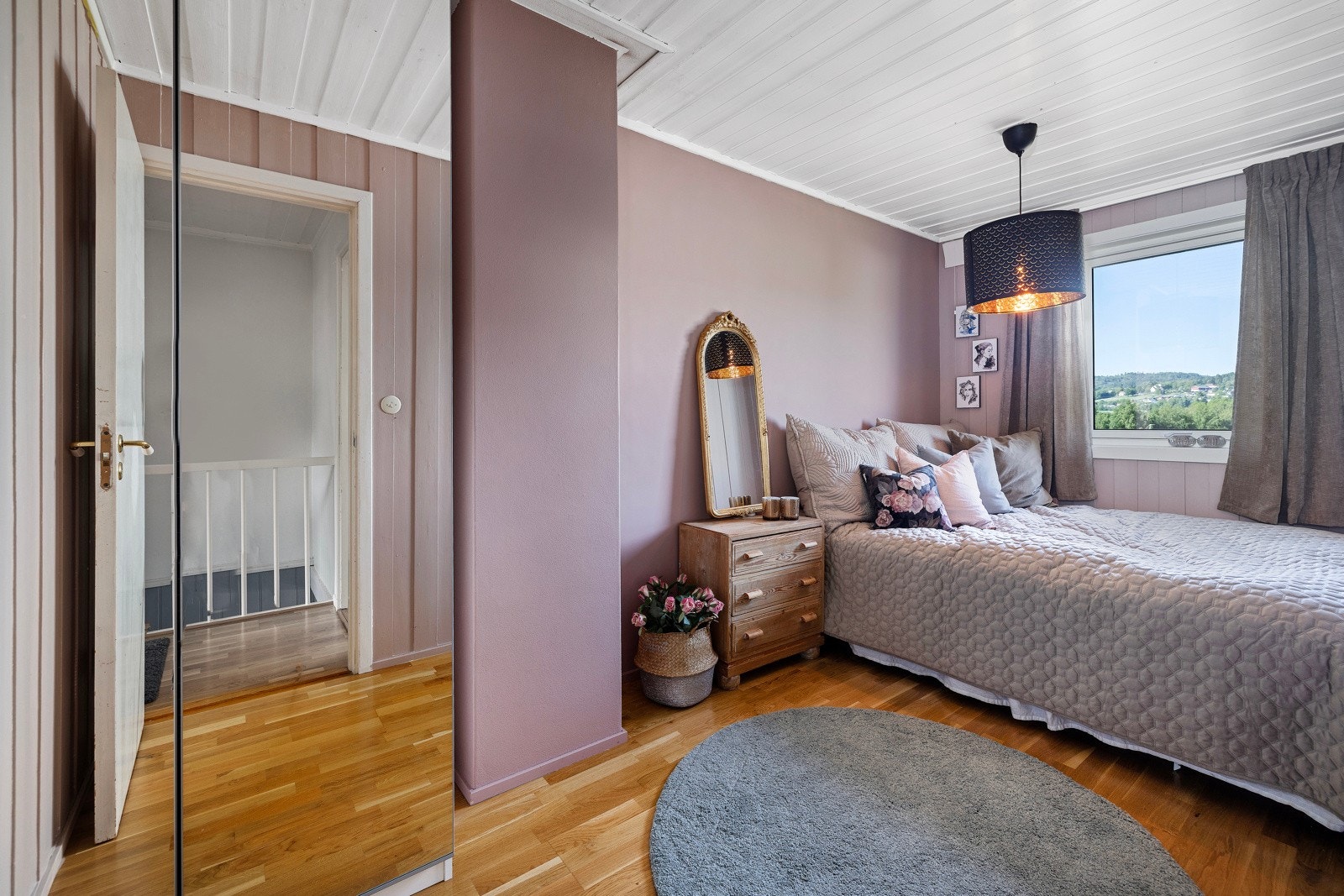 Soverom. Galleribilde