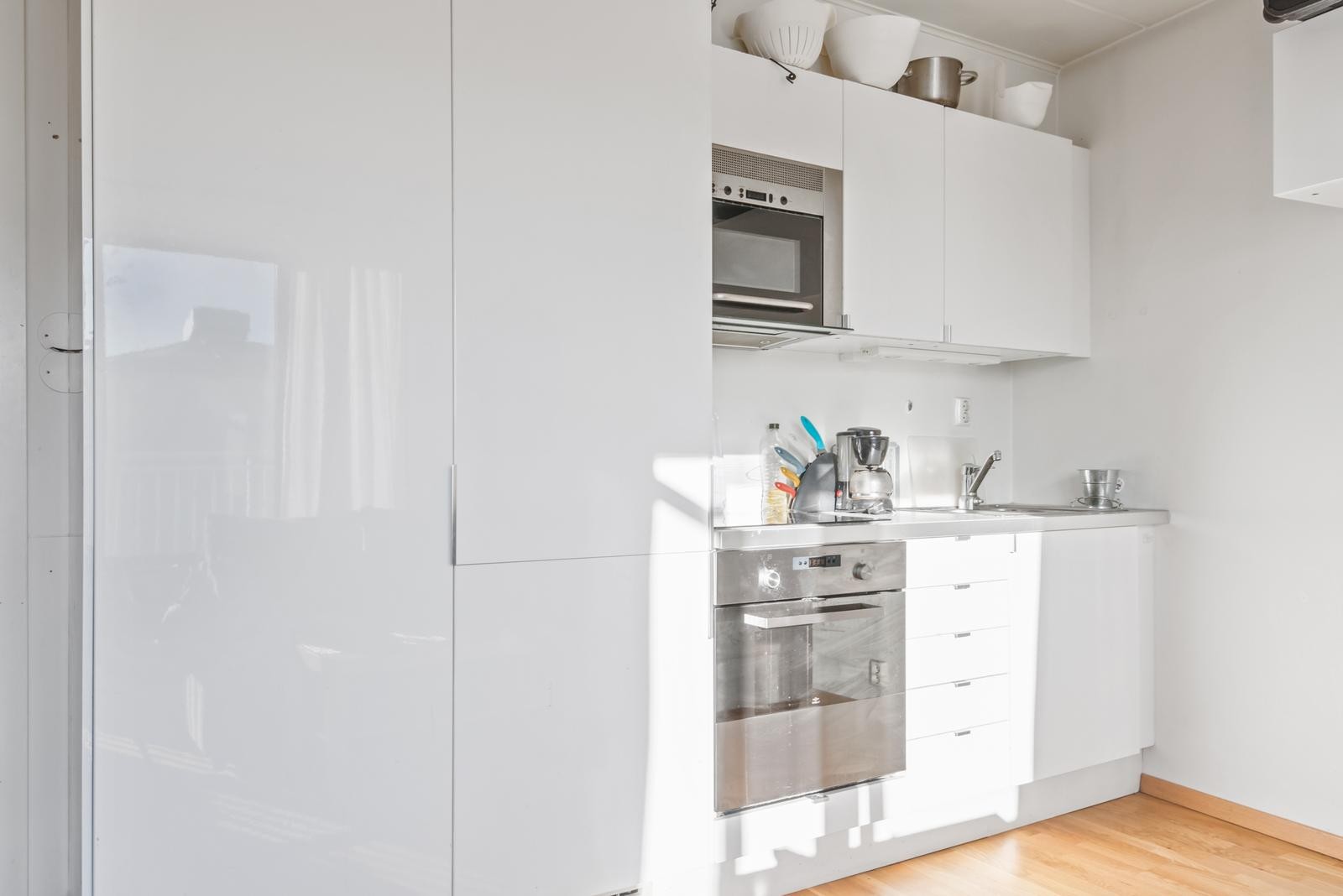 Komfyr og kjøl/frys inkludert. Galleribilde