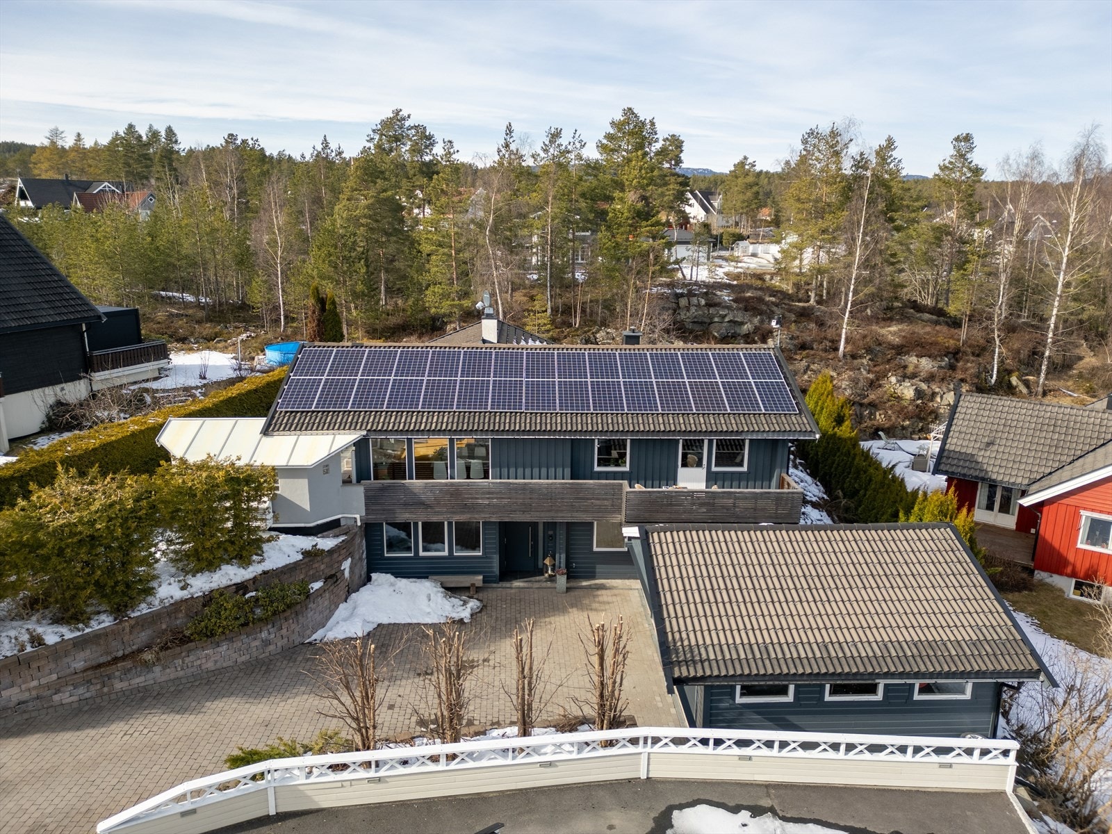 Det er installert 30 solceller som utgjør 7,2kWp Galleribilde