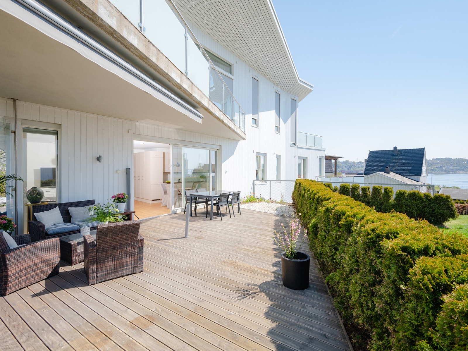 Her kan man kan nyte de lange sommerkveldene. Galleribilde