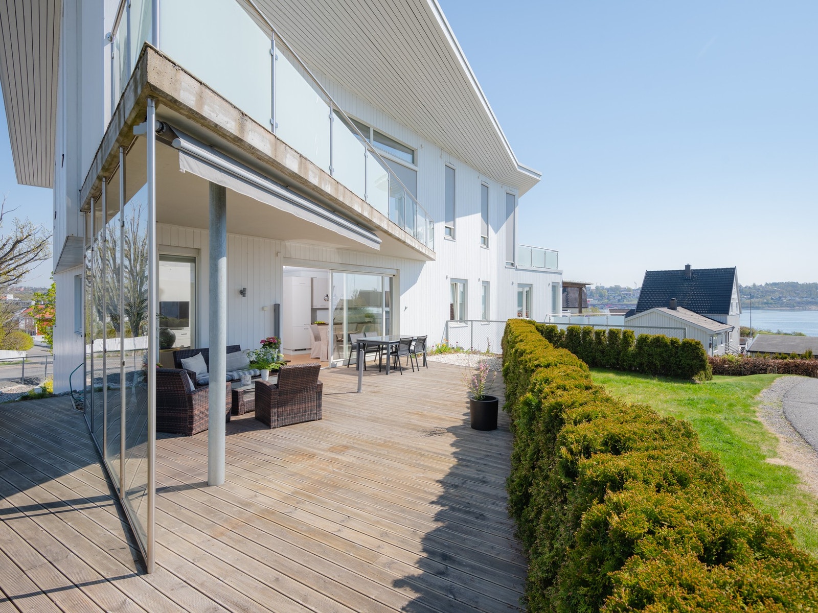 Her har du en flott 3-roms leilighet beliggende på Vårli i Jeløy, et meget attraktiv boområde. Galleribilde