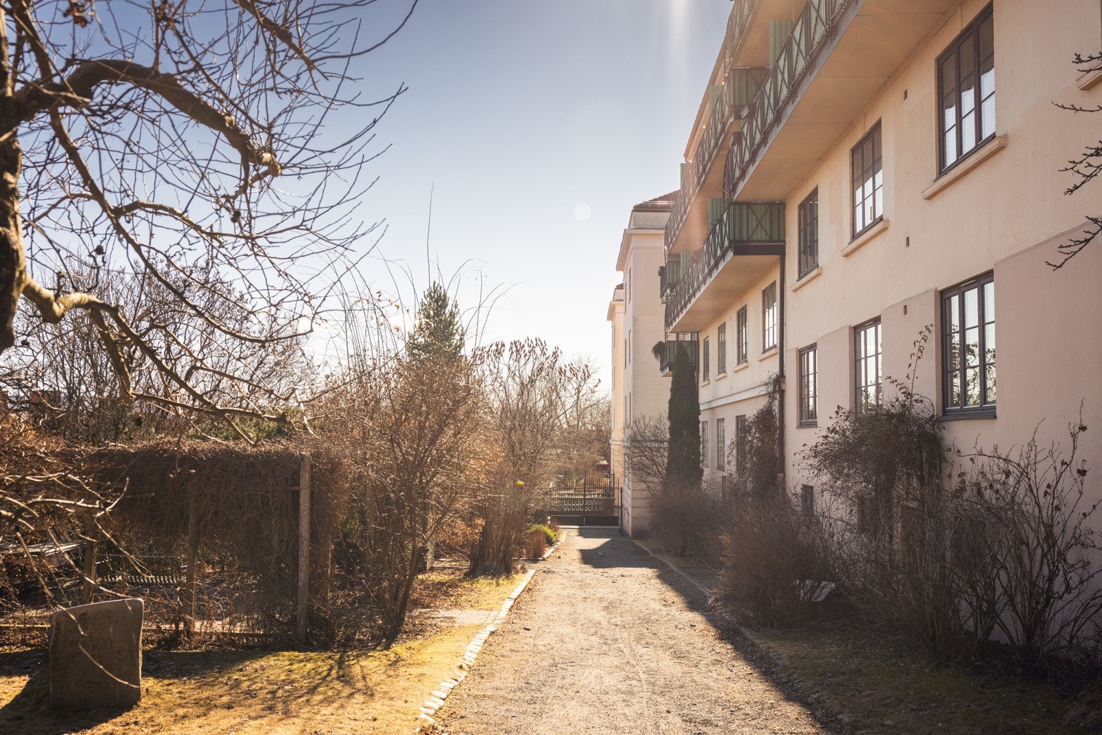 Borettslaget er kjent for sine vakre og frodige hager. Galleribilde