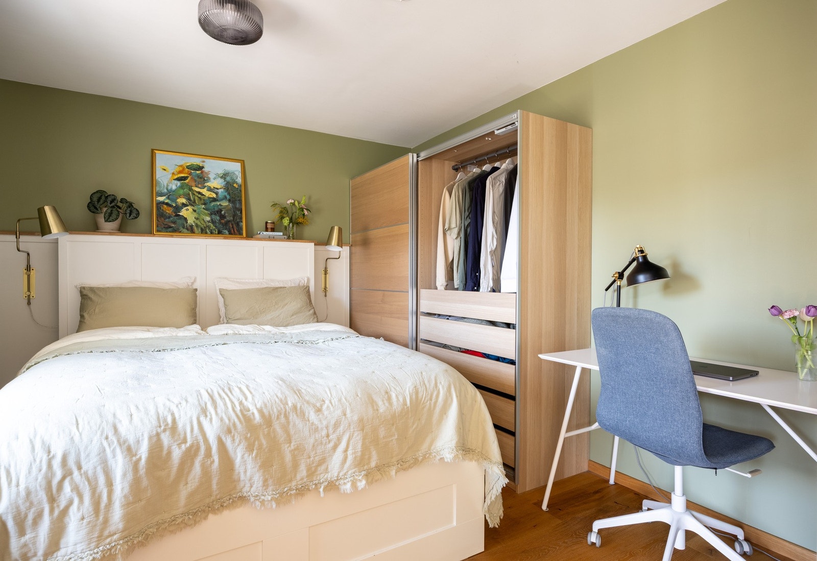 Soverommet er romslig med stort garderobeskap. Galleribilde