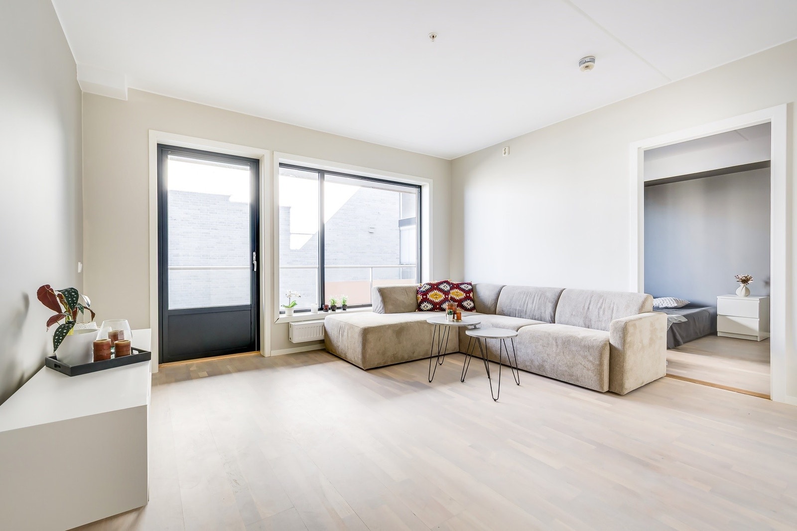 Lys og luftig stue av meget god størrelse. Galleribilde