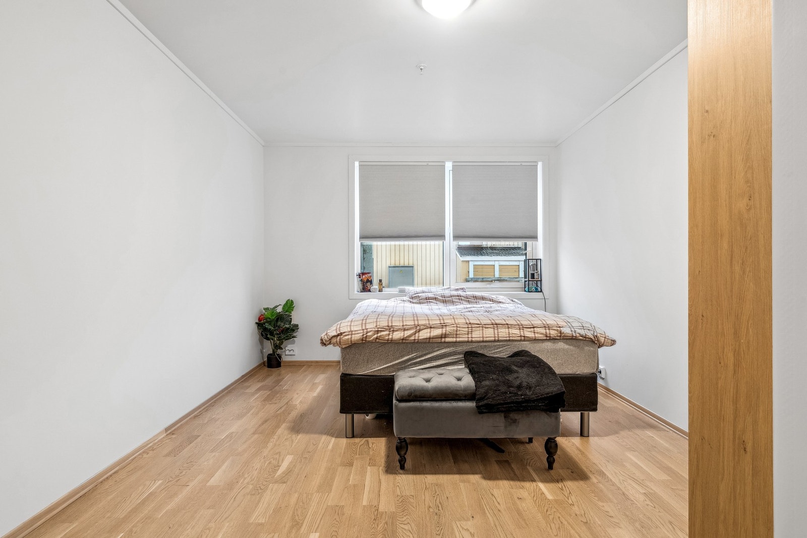 Romslig soverom. Galleribilde