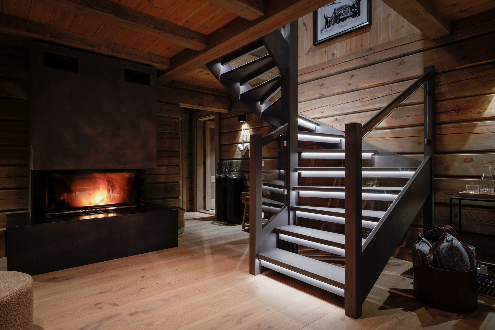 Fra stuen er det trapp opp til i 2. etasje. Galleribilde