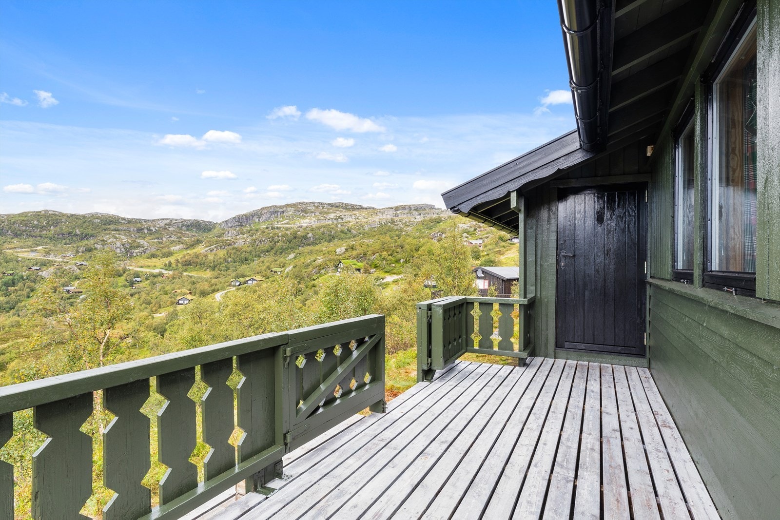 Utfor hytten har man nydelig turterreng året rundt! Galleribilde