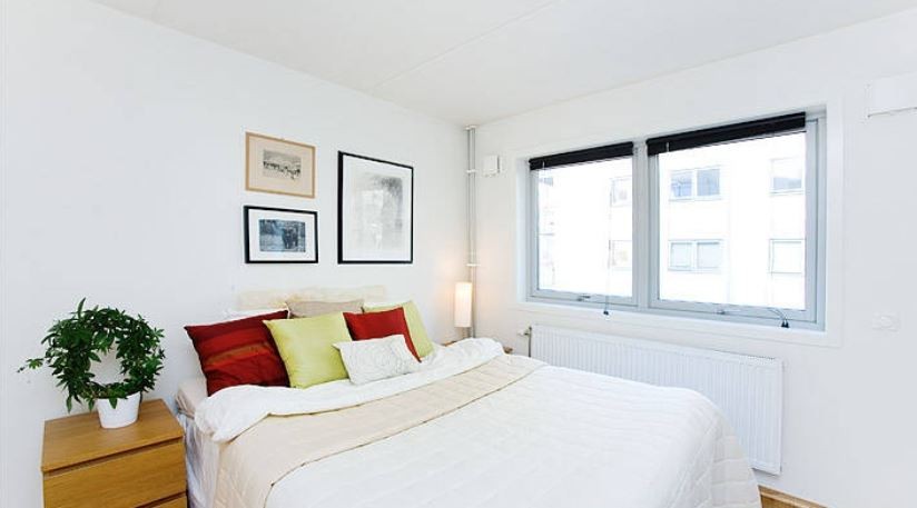 Soverom med plass til dobbeltseng Galleribilde