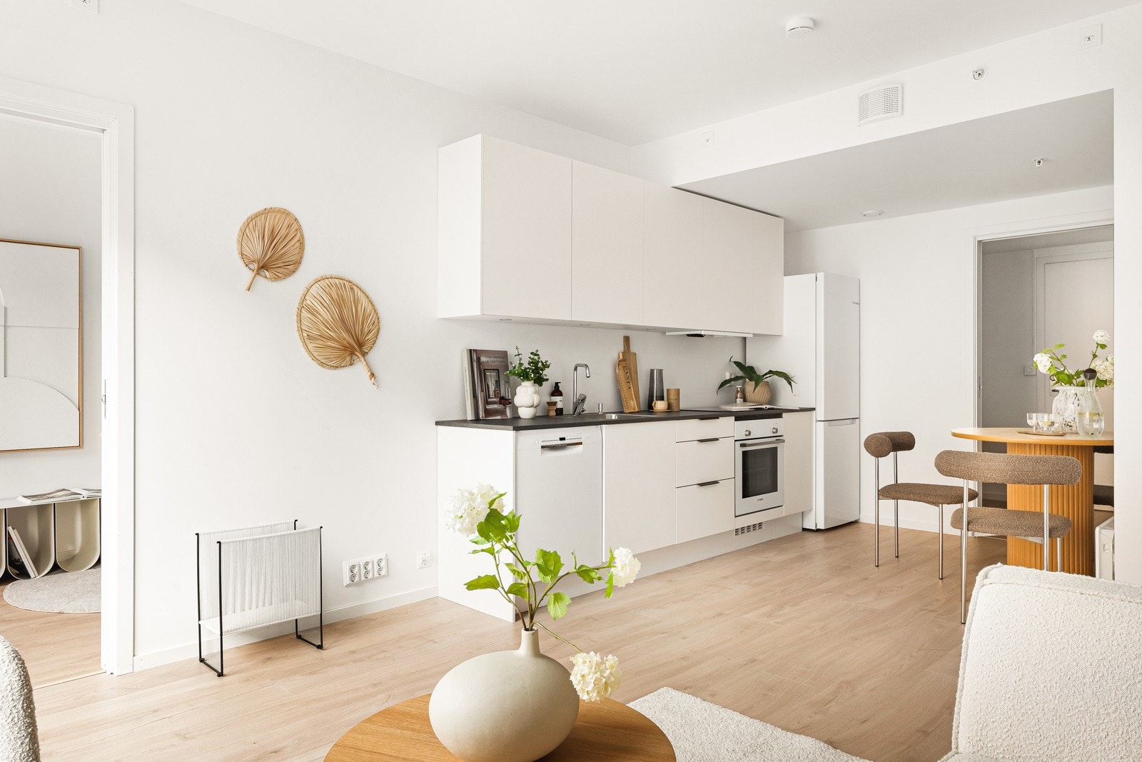 På gulvet er det lagt parkett. Galleribilde