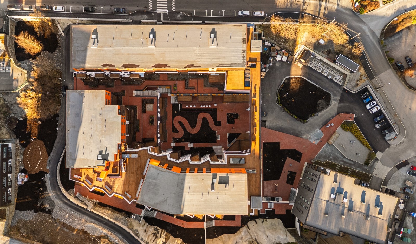 Sameiet har flotte felles takterrasser. Galleribilde