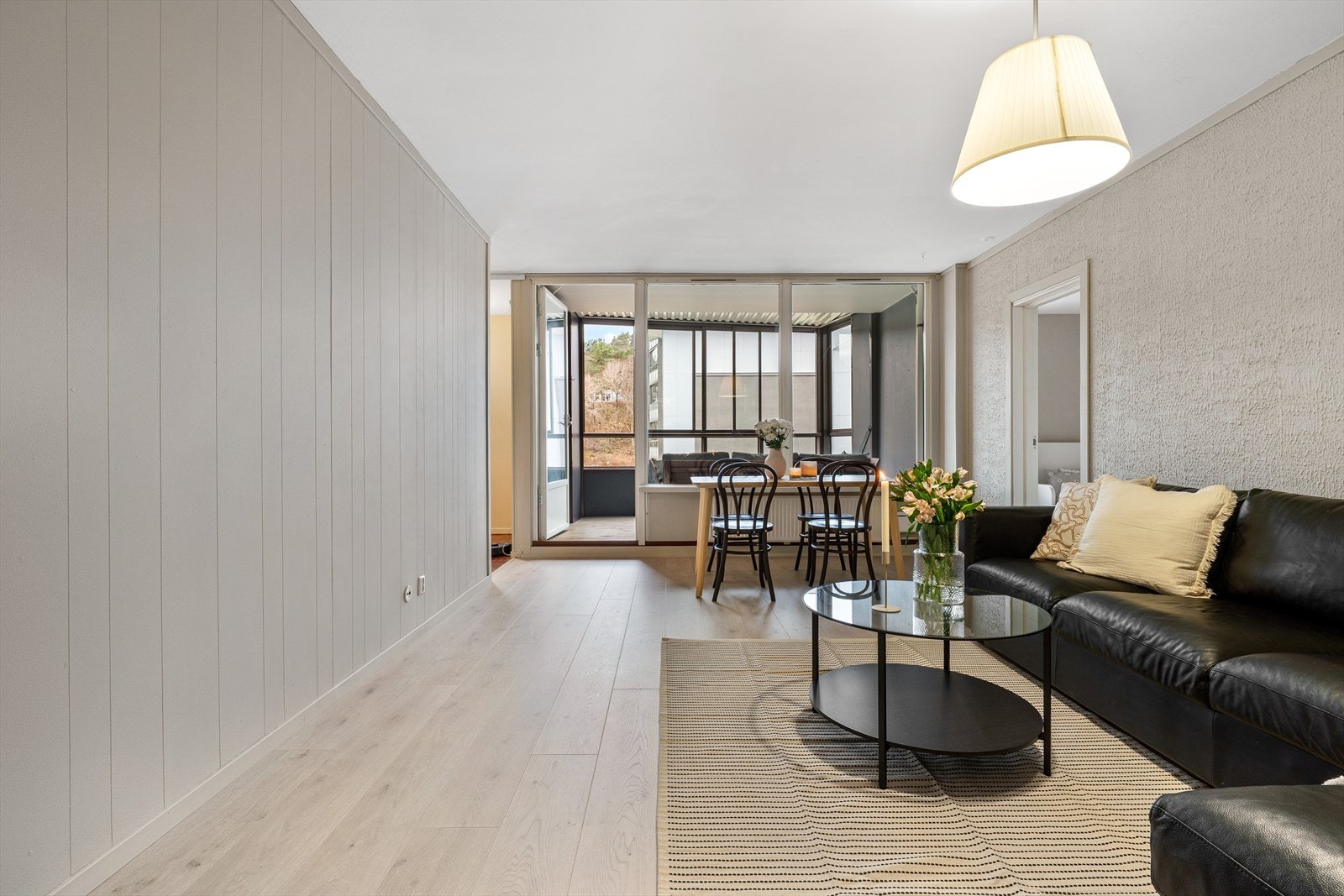 - Mye inkl. i felleskostnader, bla varmtvann, sentralvarme og tv/internett - Galleribilde