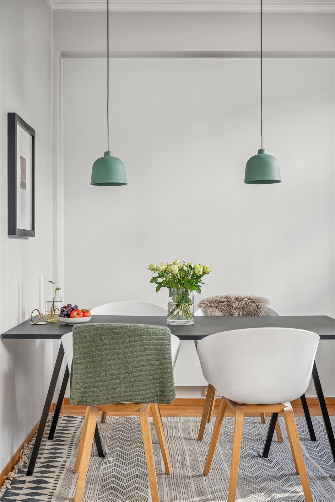 Stuen har god plass til et større spisebord. Galleribilde