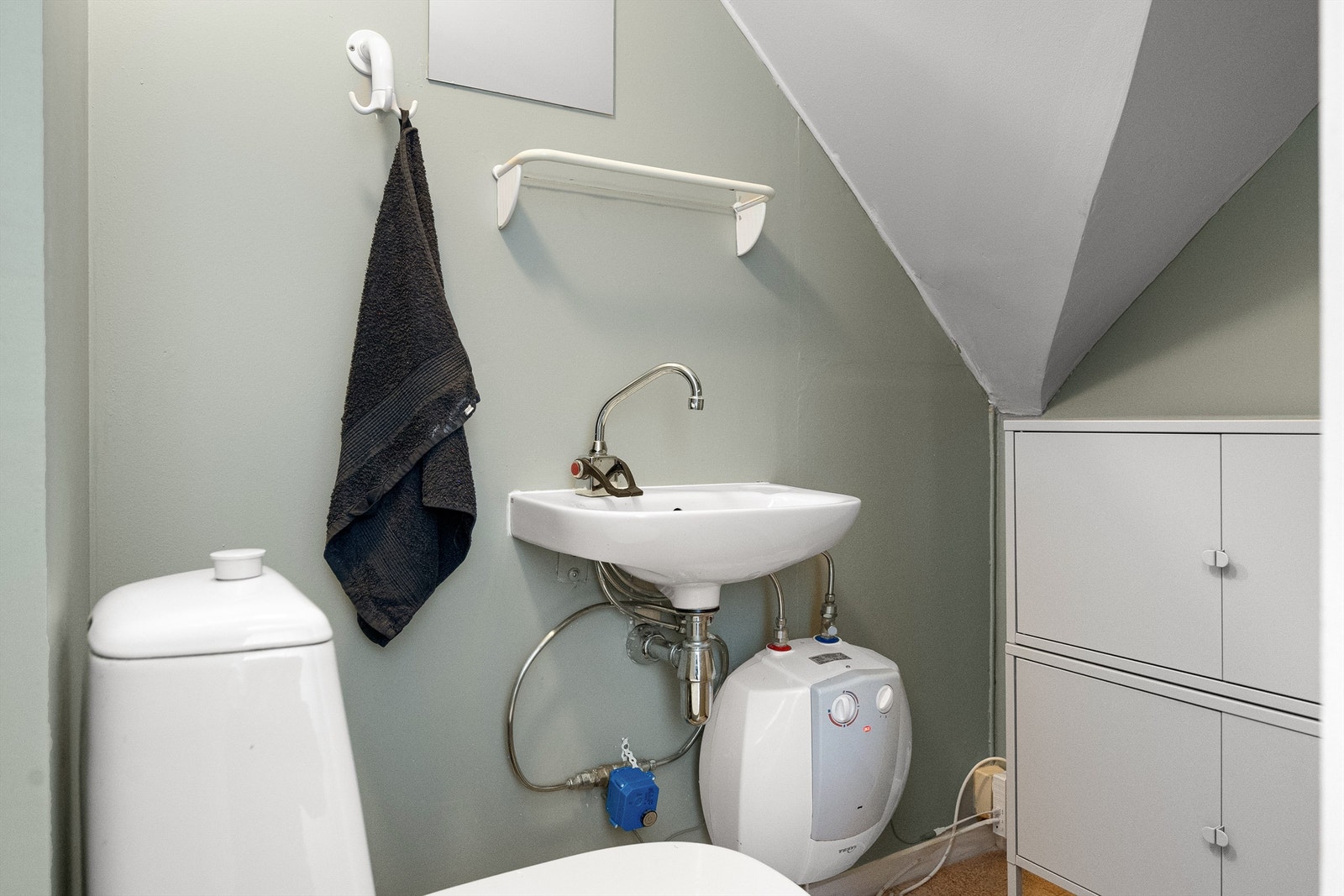 - I loftsetasjen er det også et felles toalettrom - Galleribilde