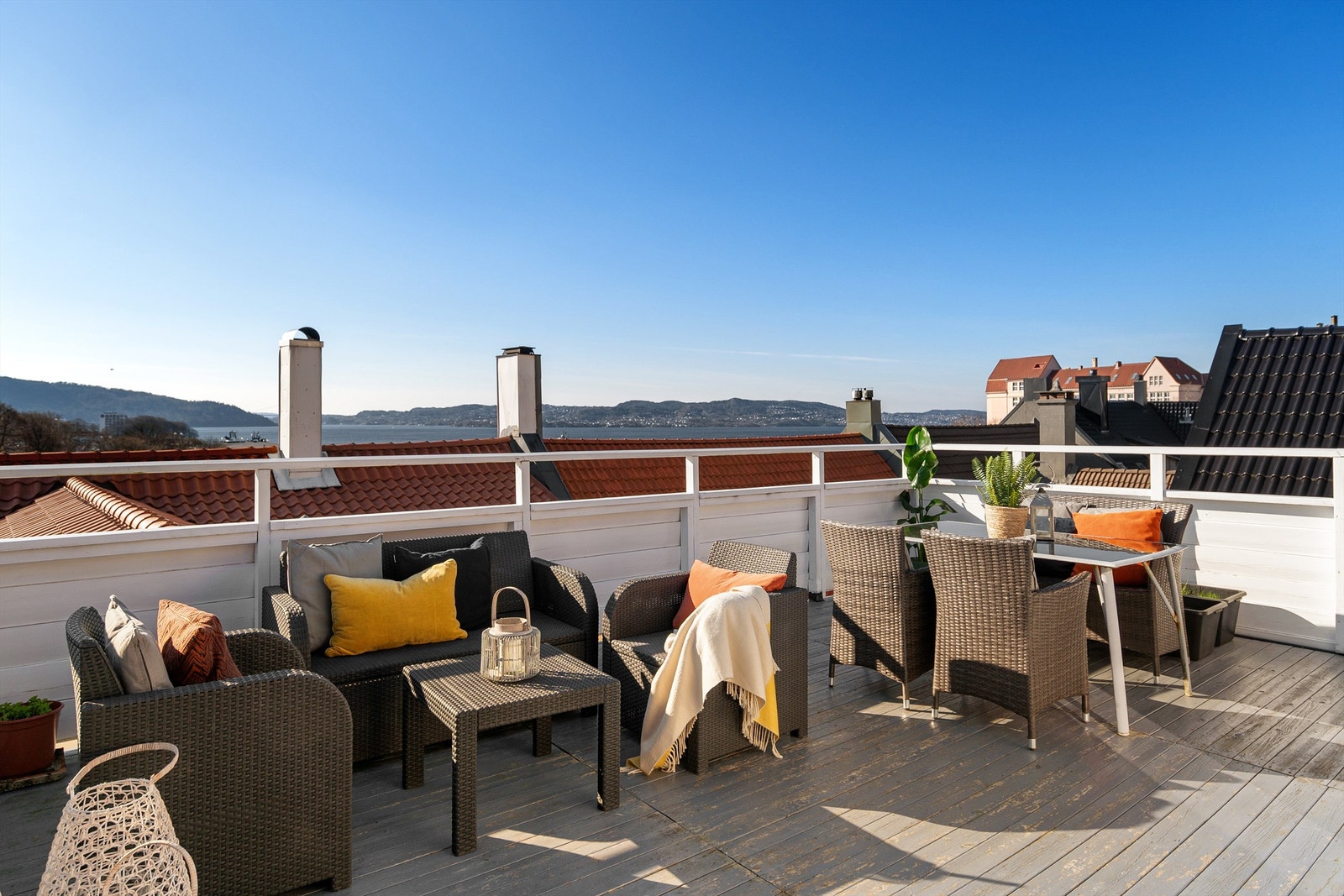 - En nydelig leilighet i vakre omgivelser. Stor felles takterrasse med nydelig utsikt og svært gode solforhold! - Galleribilde