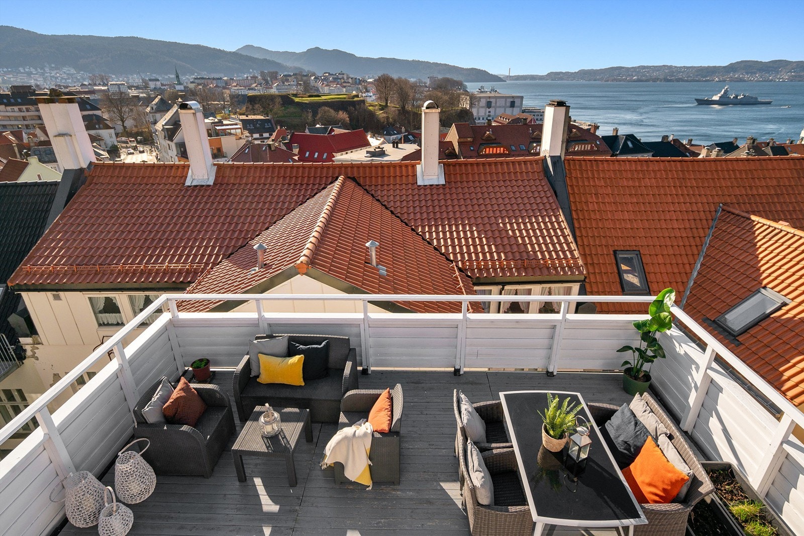 - Her finner du også utgangen til denne magiske takterrassen - Galleribilde