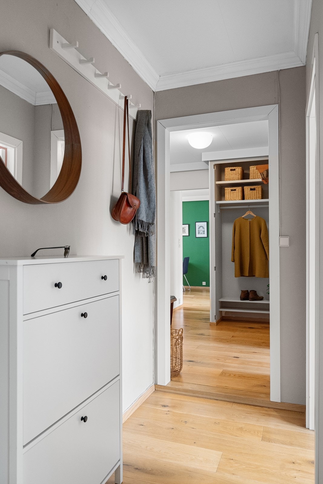 - Mellomgangen til kontor og soverom nr. 2 - Galleribilde