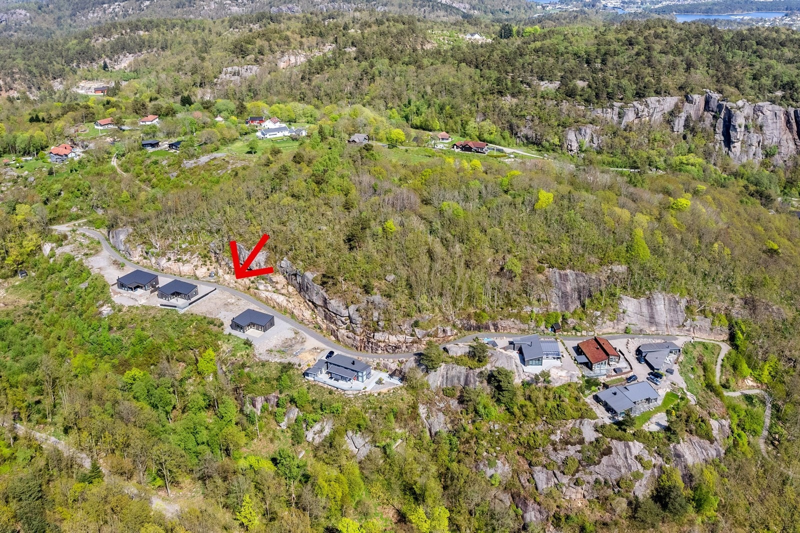 Parkeringsplass på tomten. Galleribilde