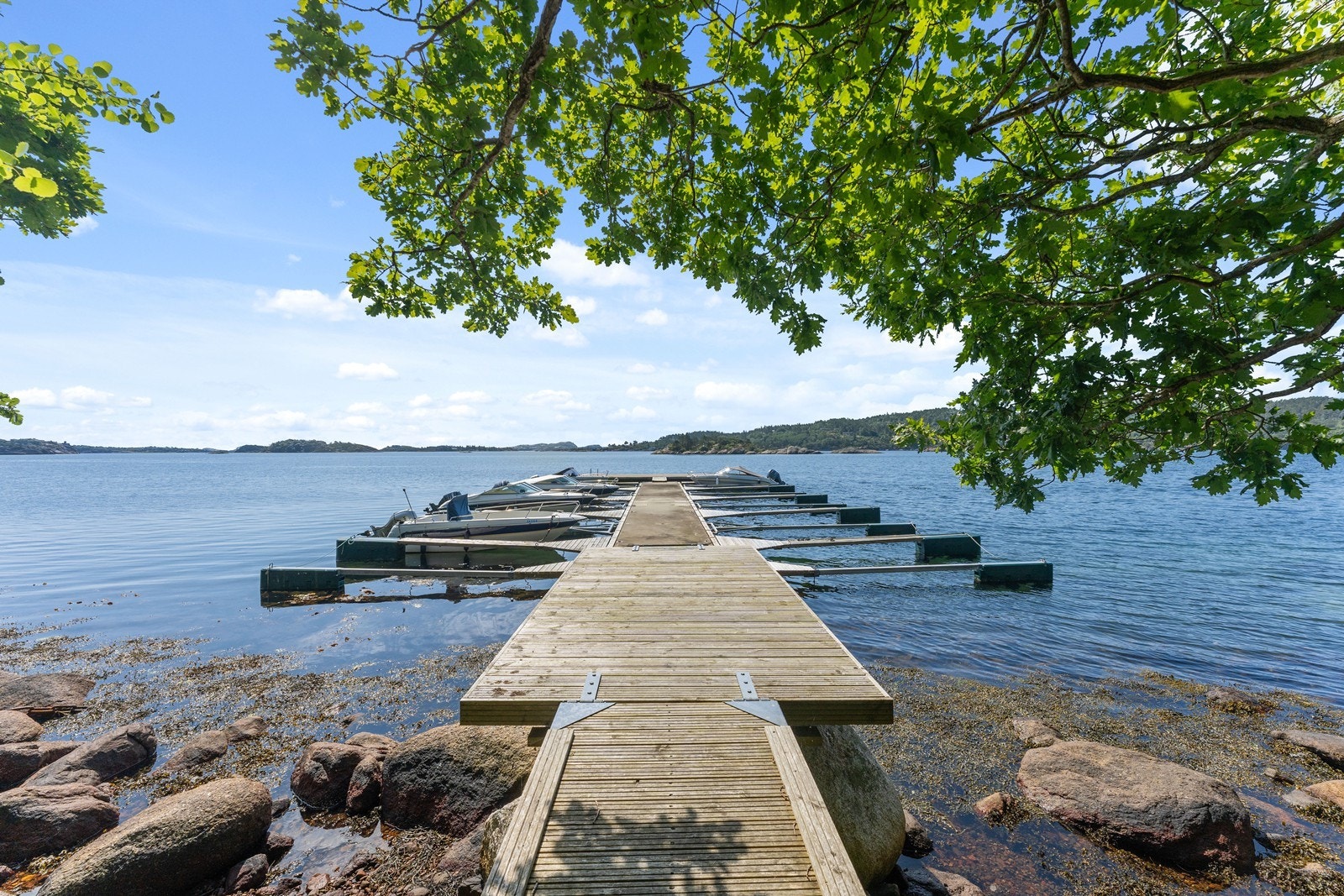 Plass nr. 15 tilhører denne eiendommen. Galleribilde